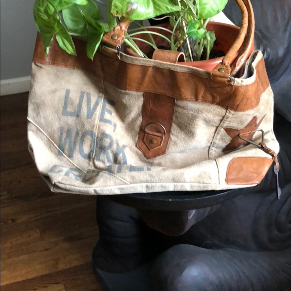 Tote bag